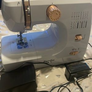 Sew & sew inspiration desk top sewing machine